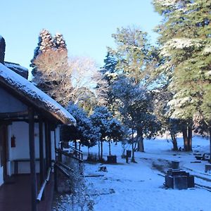 Drakensberg White Mountain Backpackers Hotell Estcourt Exterior photo