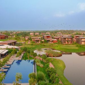 Mysa Zinc Journey By The Fern, Nani Devati Hotell Sānand Exterior photo