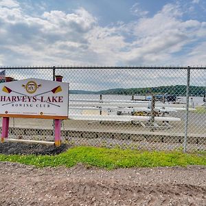 Stylish Harveys Lake Apt - Steps To The Water! Leilighet Exterior photo