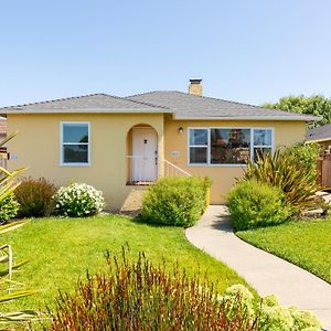 Spacious Renovated Petaluma Home- Pool Table, Fire Pit, Parking Exterior photo