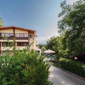 La Mesteceni & Loc Cu Stari De Bine, Spa Adult Only Hotell Sălicea Exterior photo