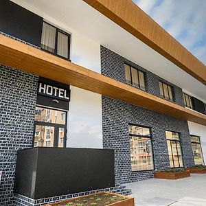 Хотел Добруджа Hotell Sjumen Exterior photo