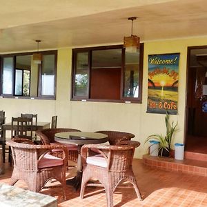 Puesta Del Sol Beach Bungalows And Restobar Mambajao Exterior photo