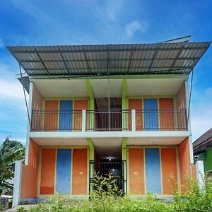 Spot On 92564 Kemangi Asri Kost Hotell Banyuwangi  Exterior photo