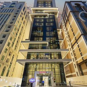 Hampton By Hilton Doha Old Town Hotell Exterior photo