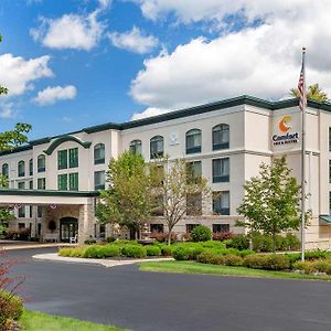 Comfort Inn & Suites Lake George Exterior photo