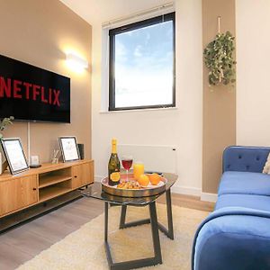 Luxury Apartment - Close To City Centre - Free Parking, Fast Wifi, Smarttv With Sky And Netflix By Yoko Property Milton Keynes Exterior photo