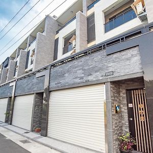 綠竹 弄 親子 民宿 附設 背包 客房 Hotell Guiren Exterior photo