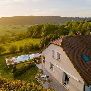 Le Saint-Christophe Hotell La Tour-du-Meix Exterior photo