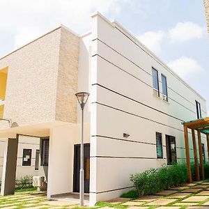 Furnished Apartment For Long And Short Stay Accra Exterior photo