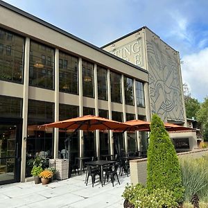 Meeting House Hotell Falls Church Exterior photo