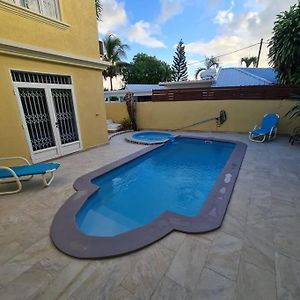 Five Bedrooms Spanish Villa With Pool Rivière Noire Exterior photo
