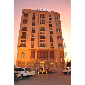 Capital O 155 Dmas Hotel Muskat Exterior photo