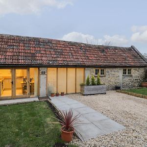 The Cattle Byre Villa Corsham Exterior photo