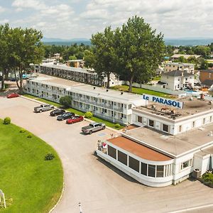 Auberge Le Parasol Hotell Chicoutimi Exterior photo