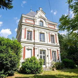 Castle Life At Saint-Benoit-La-Foret Hotell Exterior photo