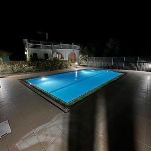 Kyrenia/Alsancak 4-Room Villa With Private Pool Kerýnia Exterior photo