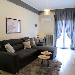 Newly Renovated Central 2 Bedroom Apartment In Kozáni Exterior photo