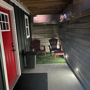 Red Door Retreat Hotell Thorold Exterior photo