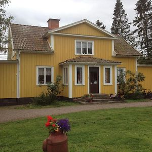 Marielund Gård Bed & Breakfast Skara Exterior photo