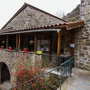 Au Chat Bleu Hotell Saint-Laurent-les-Bains Exterior photo