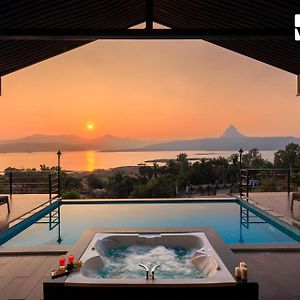 Stayvista'S Heer'S Cottage - Serenity With An Infinity Pool Overlooking The Lake And Jacuzzi Bliss Lonavala Exterior photo