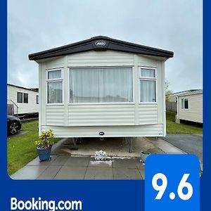 Delightful 2 Bedroom Caravan, Pencnwc, New Quay Cross Inn Exterior photo