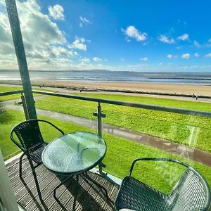 Beachfront Bliss With Spectacular Views Leilighet Llanelli Exterior photo