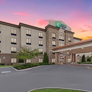 Holiday Inn Express & Suites - Cleveland Northwest, An Ihg Hotel Exterior photo