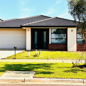 The Serenity Sanctuary Leilighet Rockbank Exterior photo