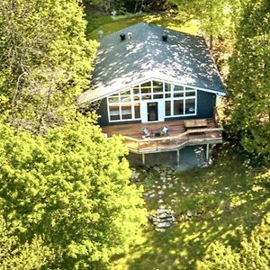 Waterfront Haliburton, All Season, Fully Equipped Cottage! Exterior photo