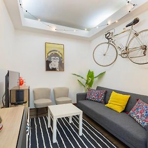 Remodeled Historical Apartment In The City Center Fundão Exterior photo