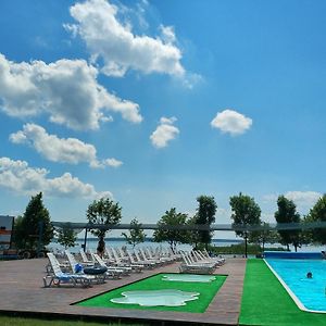 Bereg Holiday Park Hotell Svetlogorskoye Exterior photo