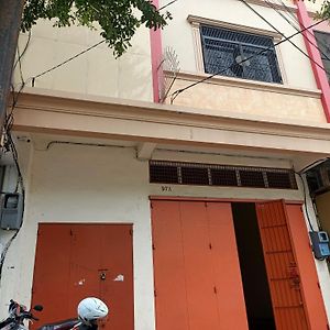 Oyo 93538 Millow Kost Hotell Parepare Exterior photo