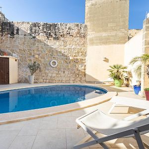 A Stunning, Townhouse With Magnificent Pool Area By 360 Estates Villa Żebbuġ Exterior photo