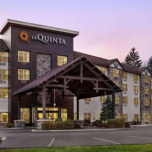 La Quinta Inn & Suites By Wyndham Lake George Exterior photo