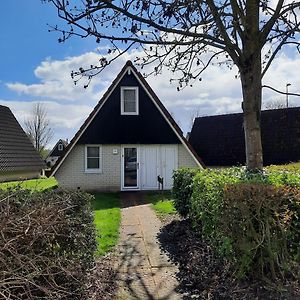 De Vecht, 124 - Centraal Gelegen Aan Vijver Hotell Gramsbergen Exterior photo