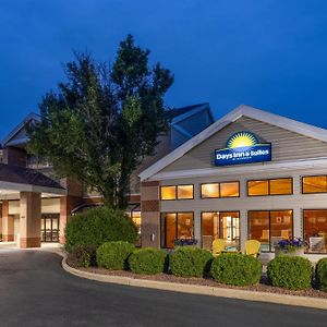 Days Inn & Suites By Wyndham Madison Exterior photo