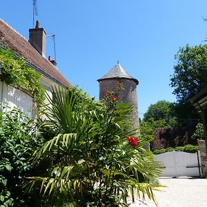 Gite De La Tour De Loire - 65 M2 Au Pied D'Une Tour De Gue Du 17Eme Siecle Villa Mer Exterior photo