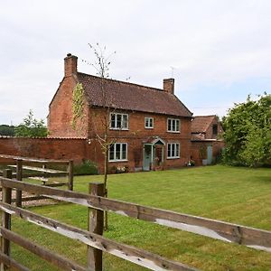 Leo'S Holiday Cottage Doddington  Exterior photo