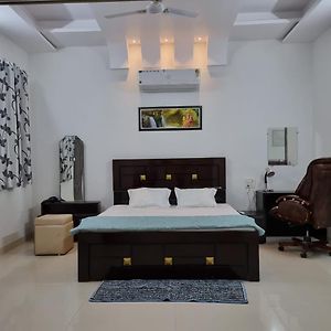 Leela Homestay Jabalpur - Lily - 2 Bhk Luxury Appartment Exterior photo