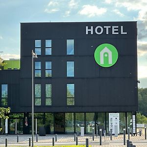 Campanile Belfort Montbeliard - Gare La Jonxion. Hotell Meroux Exterior photo