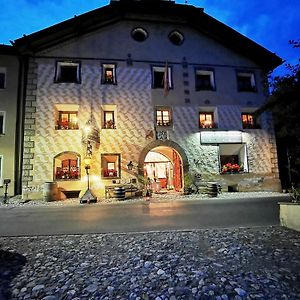 Chasa De Capol - Historische Gaststaette & Weinkellerei Hotell Santa Maria Val Muestair Exterior photo