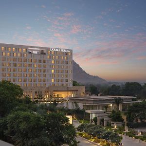 Doubletree By Hilton Jaipur Amer Hotell Exterior photo