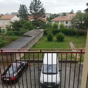 Chambre Dans Appartement A Niort Exterior photo