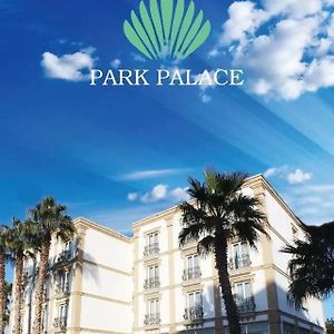 Park Palace Hotel Kerýnia Exterior photo