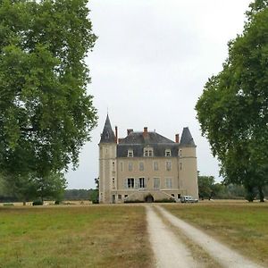 Belle Dependance Du Chateau : Le Logis Villa Ardentes Exterior photo