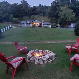 Full Access To Our Farm & Petting Zoo + Hot Tub! Villa Sugar Grove Exterior photo