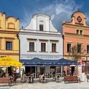 Hotel U Zlateho Lva Havlíčkův Brod Exterior photo