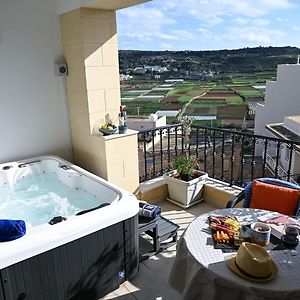 Ta'Lonza Luxury Near Goldenbay With Hot Tub App3 Leilighet Mellieħa Exterior photo